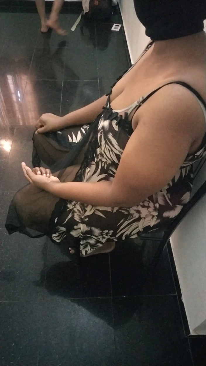 Tamil lesbian: Neue mollige tante, lässiges reden