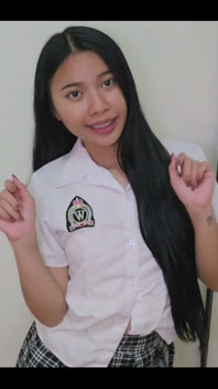A 18yrold Girl Always Seek Mens Attention