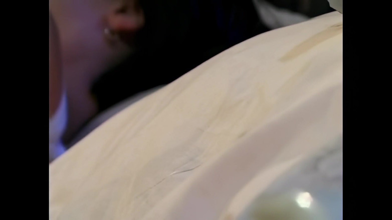 Pornobello: Фіалка: Візьми мою маленьку кицьку і змусь мене сильно кінчити