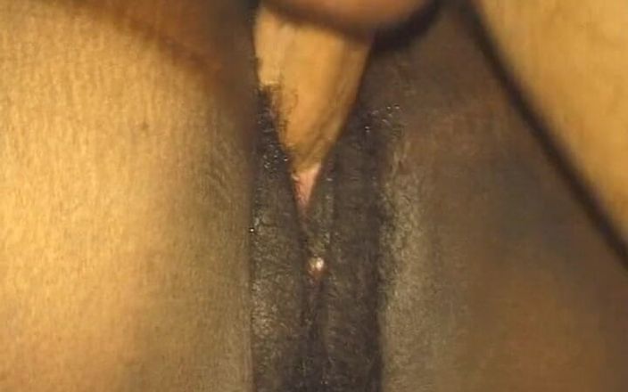 Mature Climax - 100% Mature Videos: Чернокожая толстушка обожает белый хуй глубоко внутри ее пирожка