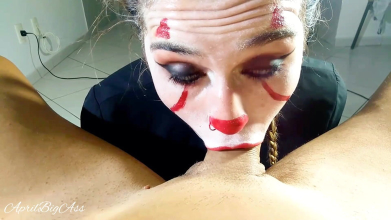 April BigAss: Halloween djup hals och sperma svälja gurgla