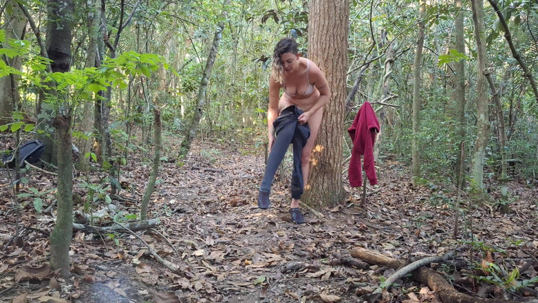 Gabi SweetCouplesStories: Potkala jsem cizince, když jsem byla nahá v lese