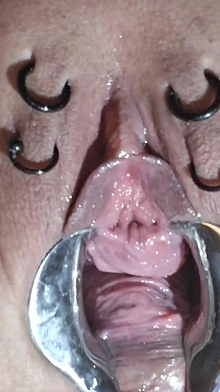 Sklavins Stretches Her Pisshole for Her Master! Part 2