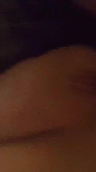 Caliente Esposa Se Mete Los Dedos Y Luego Recibe Un Chorreo De Leche Del Marido