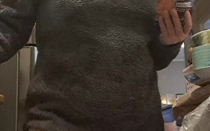 Mommy big hairy pussy: Ibu tiri nggak pakai celana dalam di dapur