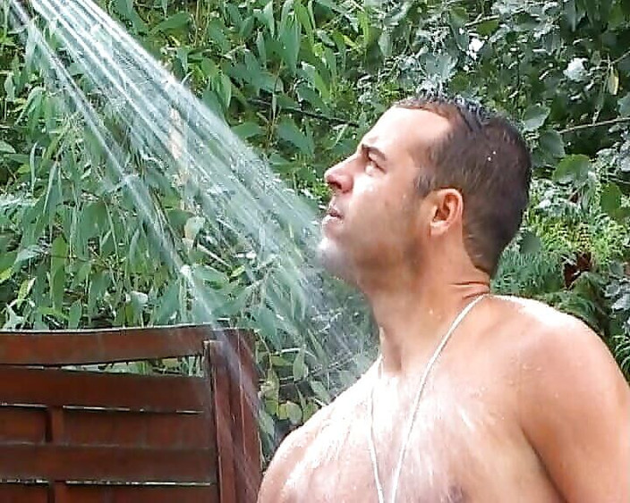 Planete Francaise: L'arrapante bionda francese si fa ricoprire il corpo di sperma