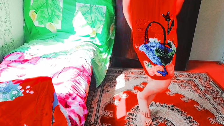 Kitty_Cross: Dolce sissy coccola a letto