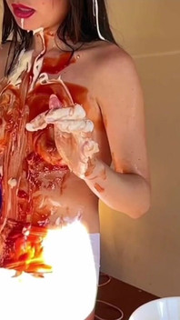 I fulfill all your wet, dirty and messy fetishes 