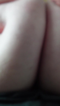 Giantess w chowanego