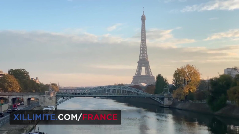 Made In France: Mic dejun sexy servit în pat