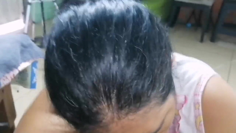 Adribella69: Sürtük üvey annem sikimi emmeyi ve dölümü yutmayı seviyor