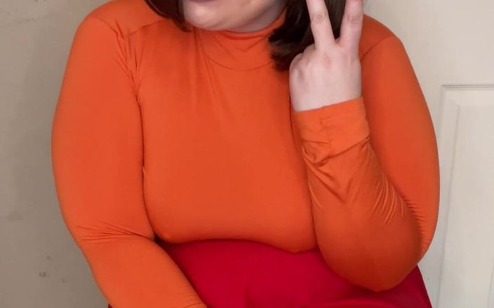 KinkyKatie: Sexy Velma Cosplay