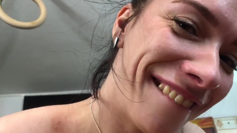LeoCasanova: Secretária chupa seu chefe depois do trabalho e lambe sua...