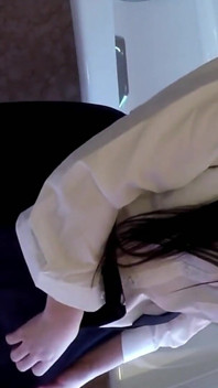 Clear Black-haired Long Beauty with Pale Slender Limbs, Obedient M Nature, Extreme Close-up Fetish Showcase