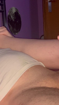 Caseiro punheta, grande gozada com os pés