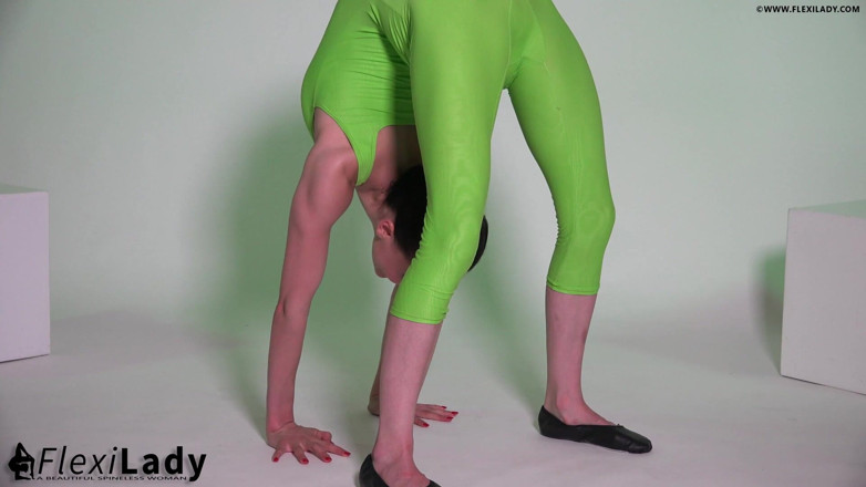 Flexilady: Contortion to the Extreme