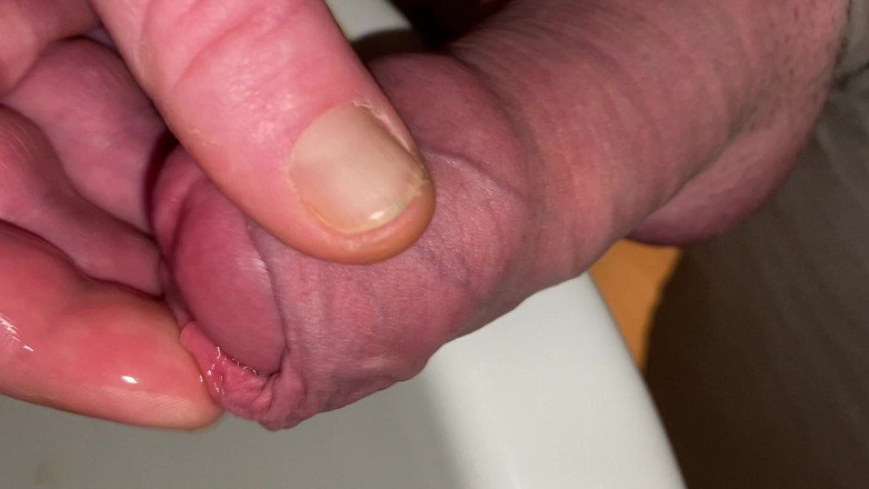 Foreskinguy: Prépuce, pisse et éjaculation