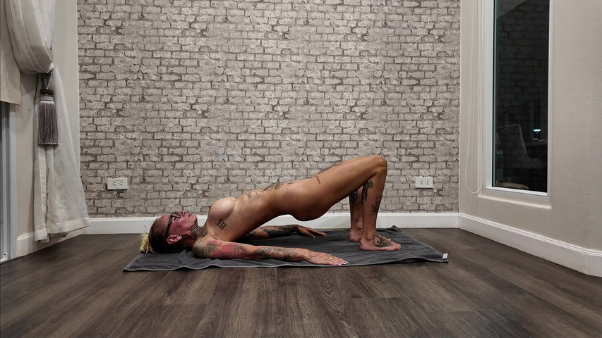 Nude Yoga (Skully inkson) Nude Yoga (Skully inkson)