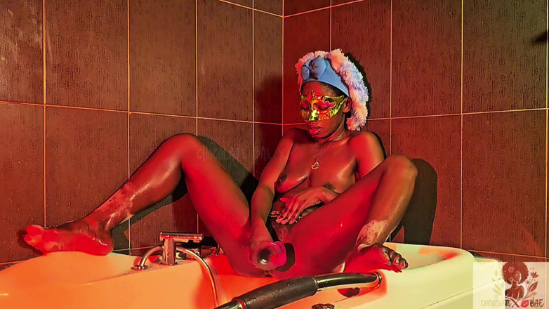 Naturelle Chocolat: Im Such a Dirty Slut...time for a Bath Cum N...