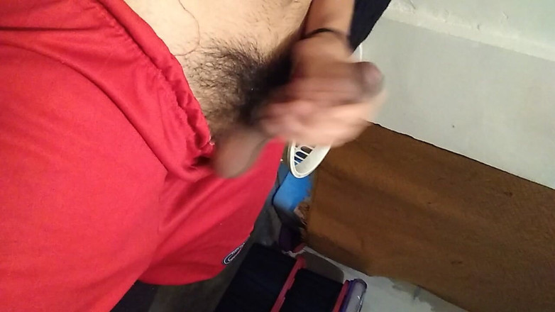 AlexAlejandro13: おしっこバスルーム エッチ