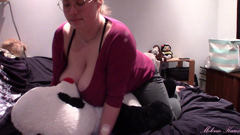 Melonie Kares: Giant teddy BBW breast cleavage crush