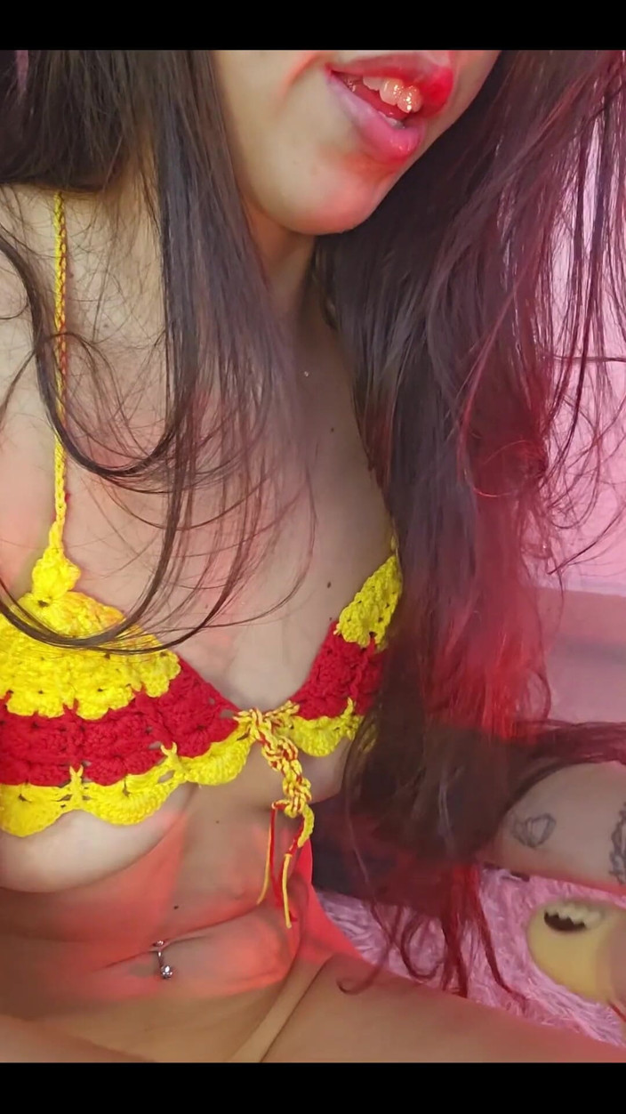 SharonDeluxe: Suci atau Mischievous?