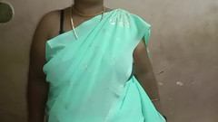 Tamil Anti Uma: Šel Jsem K Tetě a Viděl Jsem, Že Svazuje Sárí a...