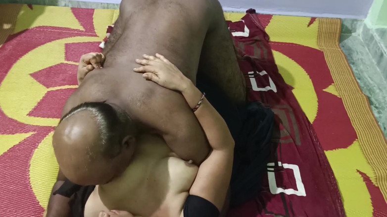 Sexy sindu: Piękna żona seks z chłopakiem w domu