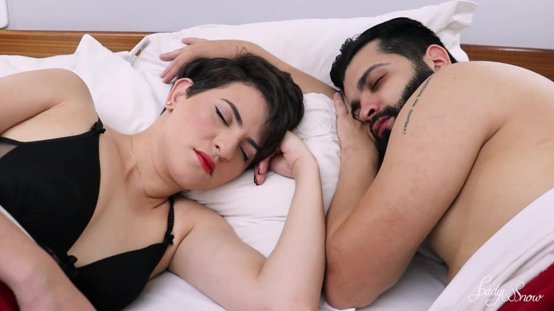 Lady Snow Brasil: Moje žena a její nevlastní sestra mají sex ve třech se...