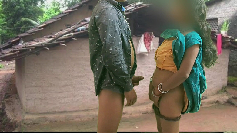 Trilokinath: Indiancă Bhabhi de la sat