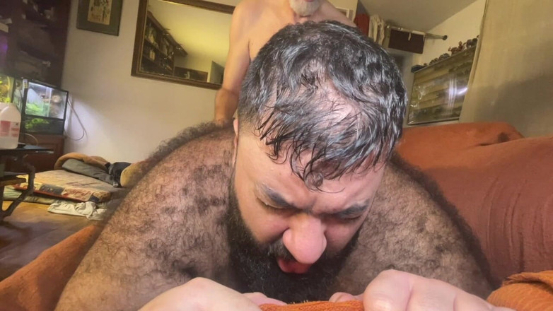 Monster Dick Hunters: The Mencey, Willkommen im Club Teil 2