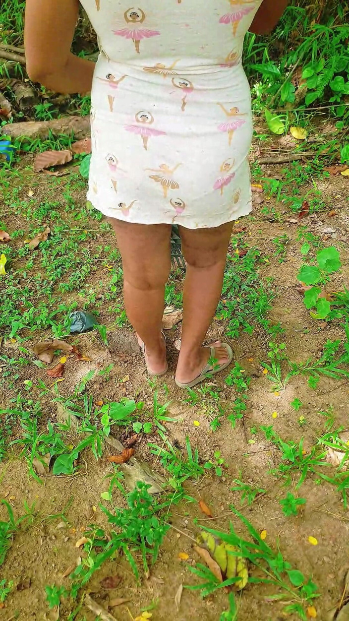 Tiyana: Delivary chlap zaplatil domácí sexy manželce, aby viděla její zadek