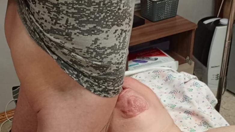 Zona901: Сусід отримує повний рот сперми після того, як я дрочу свій член