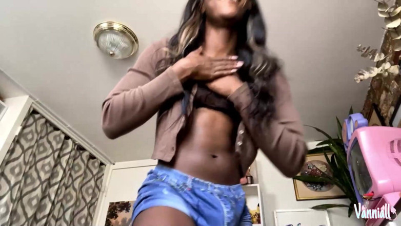 Vanniall: Vanniall Goons, Fille Trans Noire, Les Bords Et Les Couilles...