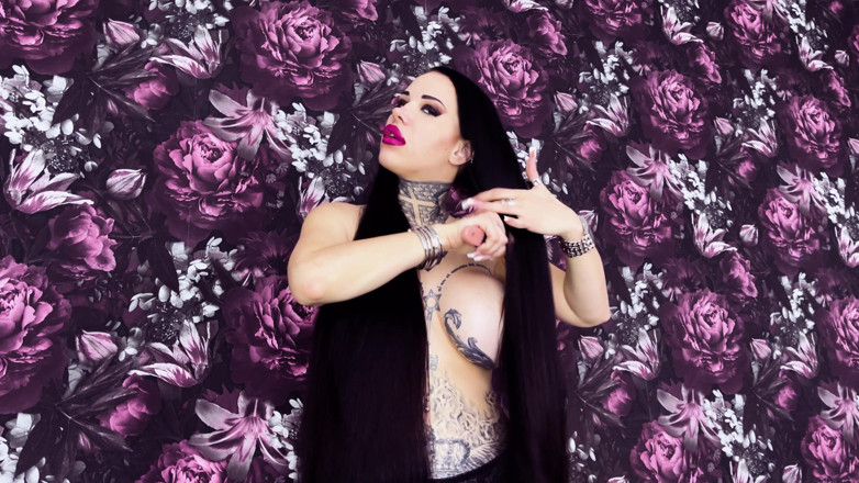 MissAlessaMilano: Fetish Hair and Fake Boobs