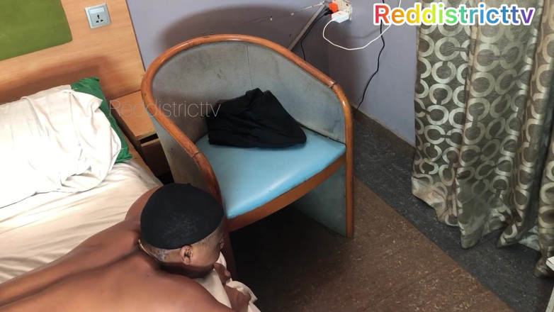 Red district Tv: Debes follarme para poder retener tu trabajo como recepcionista