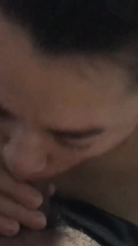 Mică curvă care face o muie frumoasă și face baie în spermă - Amatoare Nora MILF - Andy Z 94