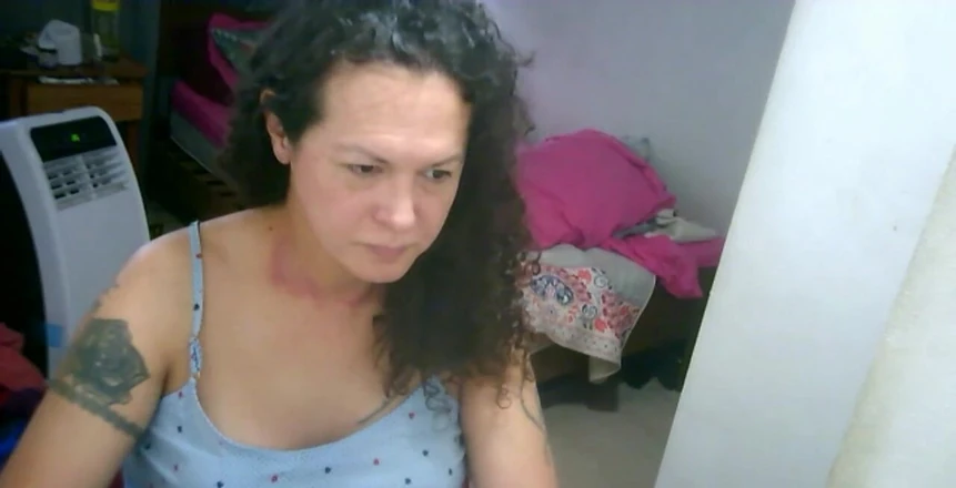 Nikki Montero: 난 그냥 내 피드 라인에 내 웹캠 쇼를 게시하는 방법을 관리!