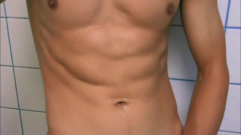 SEXY_GUYBEST: Super sexig atletisk ung hingst efter dusch är redo att knulla...