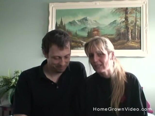 Homegrown Wives: Napalona gospodyni Janice bierze kremówka od Marka