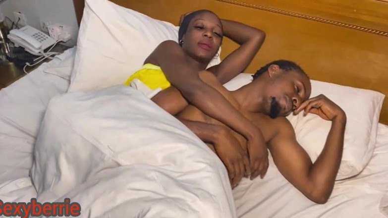Sexyberrie1: Pervert Big Cock Fucks Horny House Wife