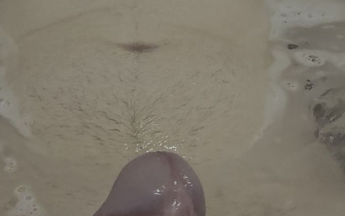 Ungi8961: Můj partner mě uspokojuje ve vaně