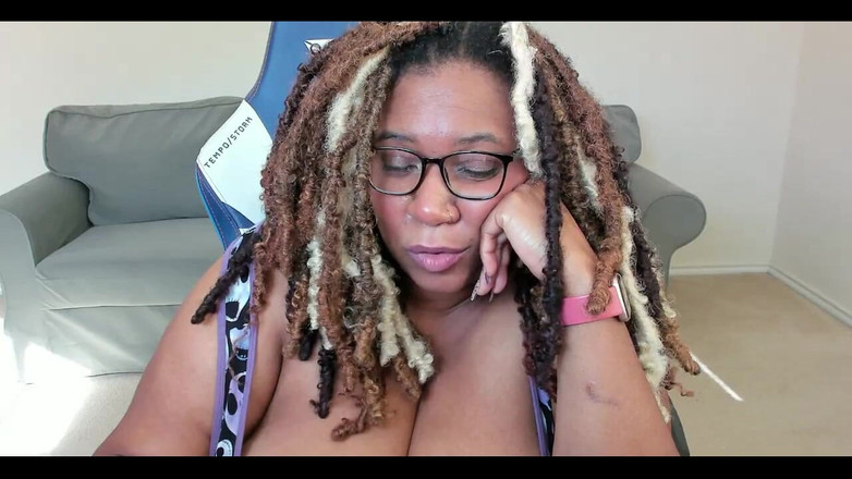 Josie4yourpleasure: Gioco con la mia sborra, piccola