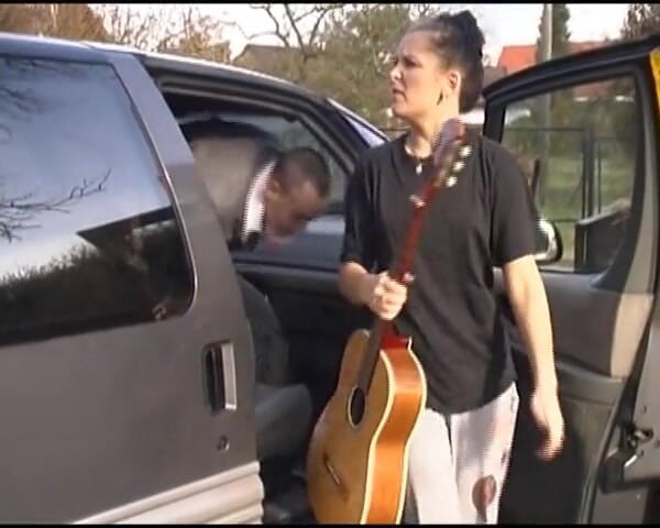 German Amateur Videos: Această curvă germană a fost agățată și futută în poziția capră