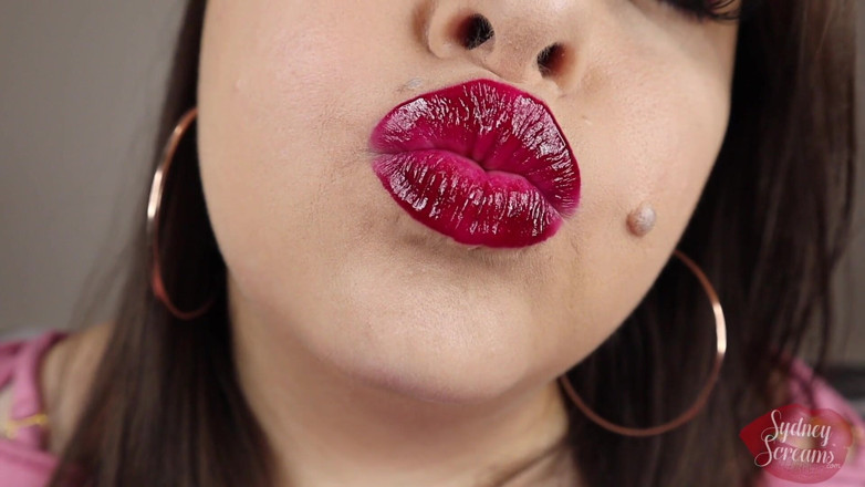 Sydney screams fetish: First Date Kissing