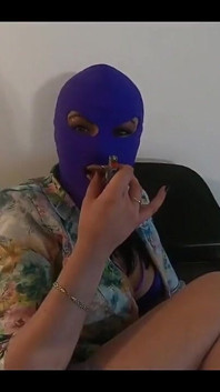 シガレットを吸おう!#fyp,#amateur,#doggy スタイル, #milf,#fetish, #custom, #gfe, #mask フェチ, #anal, #ass-to-mouth, #jo