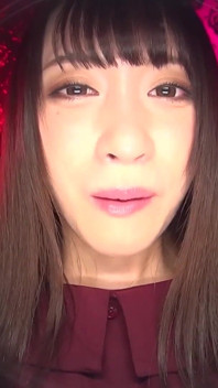 ยูฮะ ยัดกางเกงในเปียกฉ่ำใส่หน้าเธอ เธออยากให้เธอสูดกลิ่นหอมของเธอเข้าไปเต็มปอด