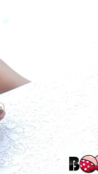 Sexy Sinstar Fickt Ihre Muschi Am Pool Mit Dildo