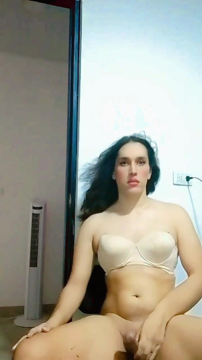 DamiPe: 哥伦比亚跨性别手淫