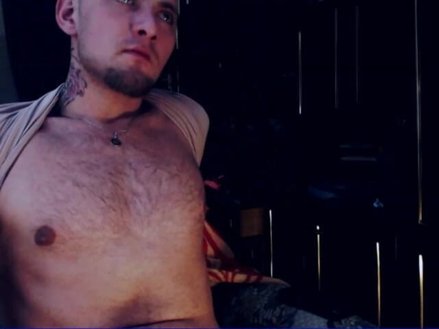 Eddie Star: Leker med bröstvårtor får mig hårt